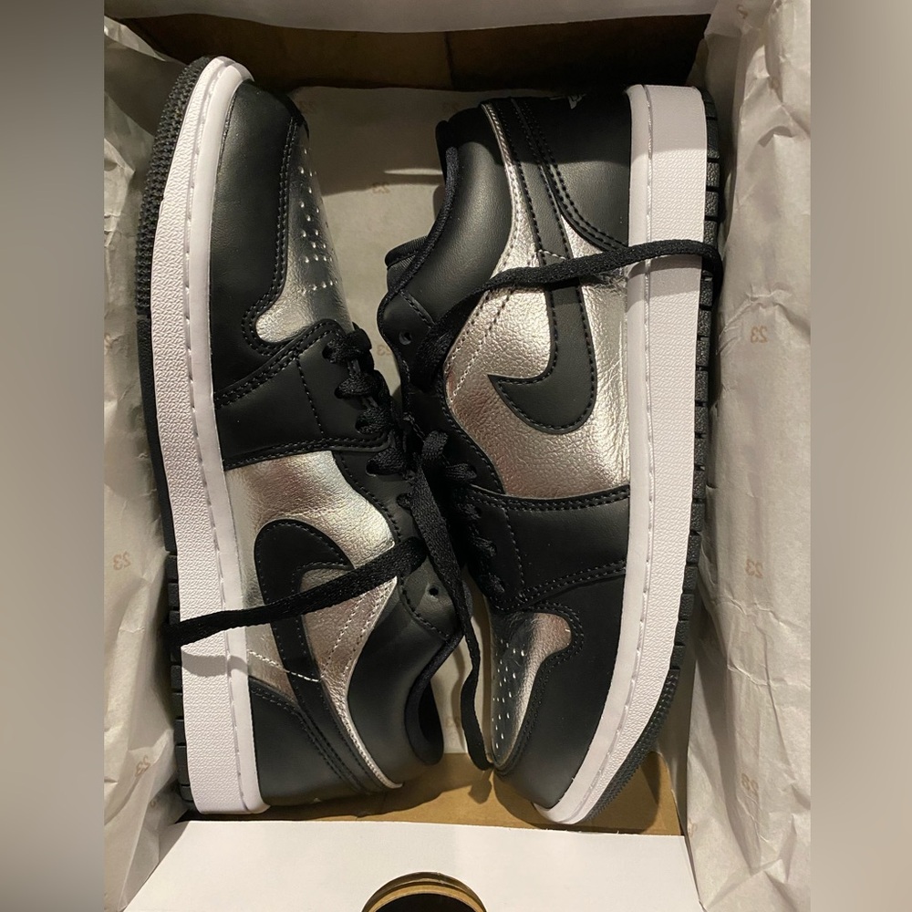 Women’s Jordan 1 Low SE